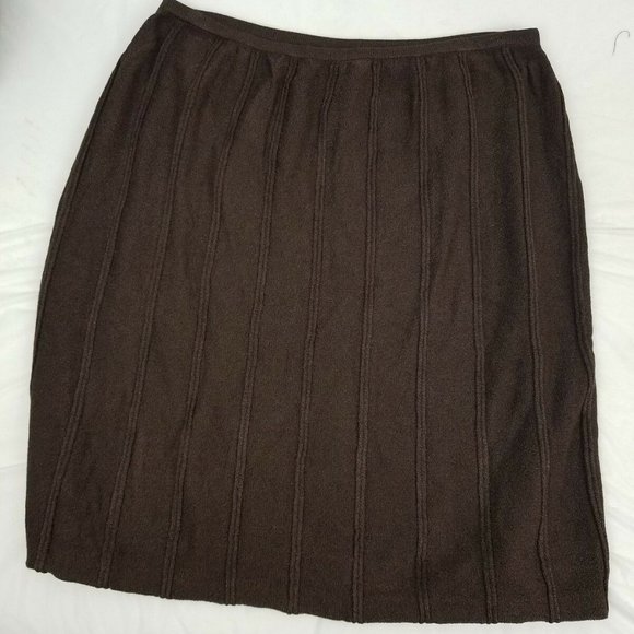 St. John Suit Size 10 & Skirt Size 14 - Picture 6 of 8